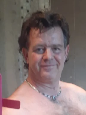English men looking for love