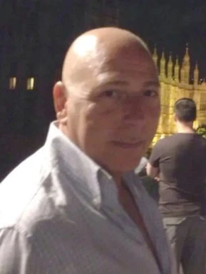 English men looking for love